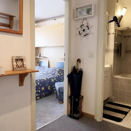 Apartment 2-zimmer-appartement Im 1. Obergeschoss